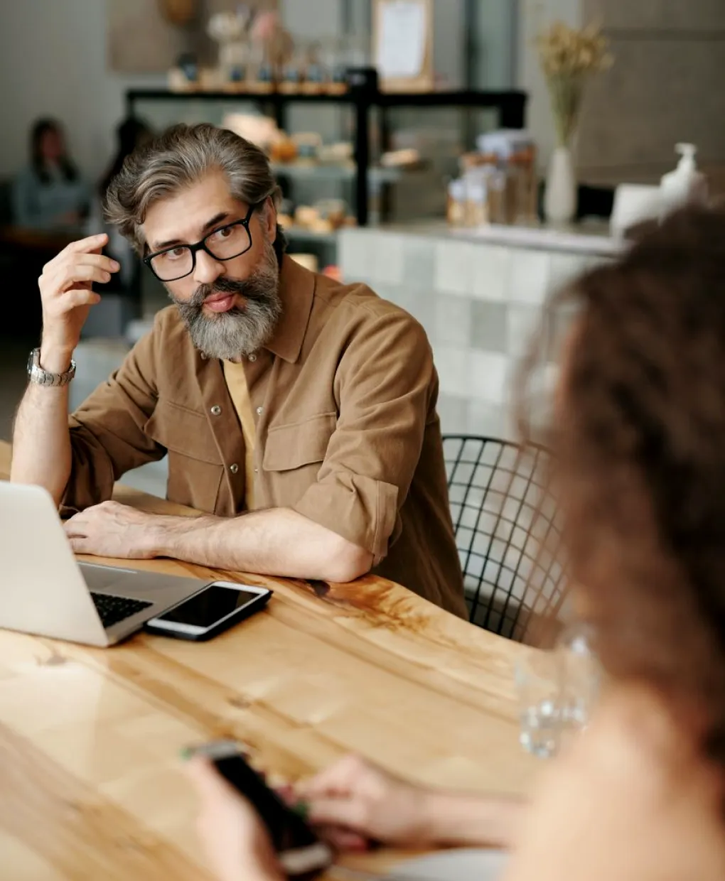 Entretien individuel ou examen écrit : lequel choisir pour une affirmation